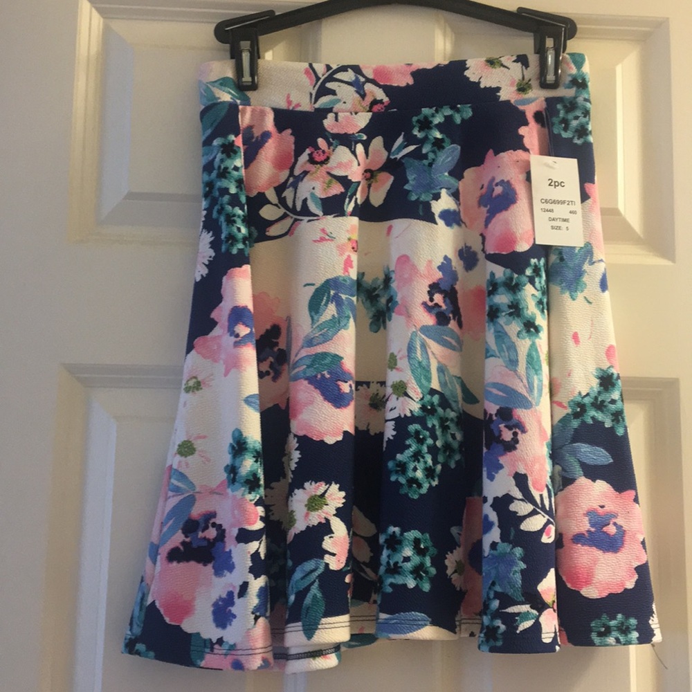 2 Piece Set - Picture 4 of 7